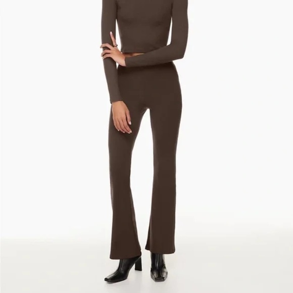 Aritzia Wilfred Mid Rise Kick Flare Candace Pants Stretchy Ribbed Mocha Brown